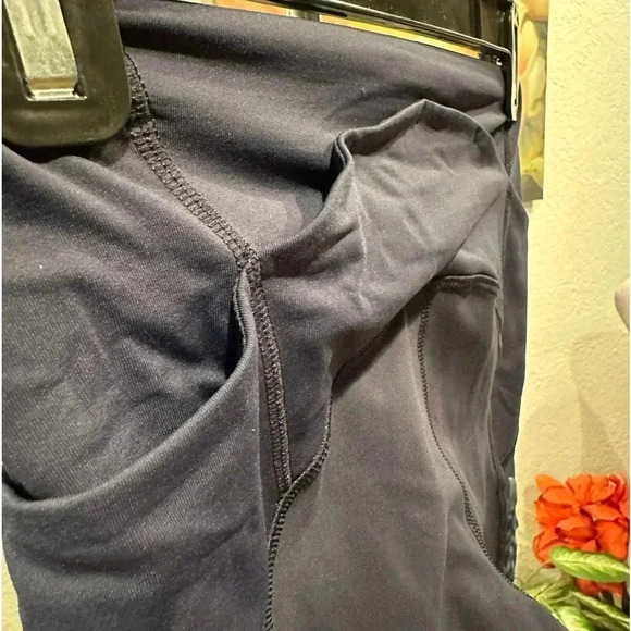 Lululemon Athletica cropped leggings size 4 - Picture 5 of 8